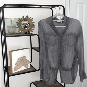 Long sleeve, high/low gray button down